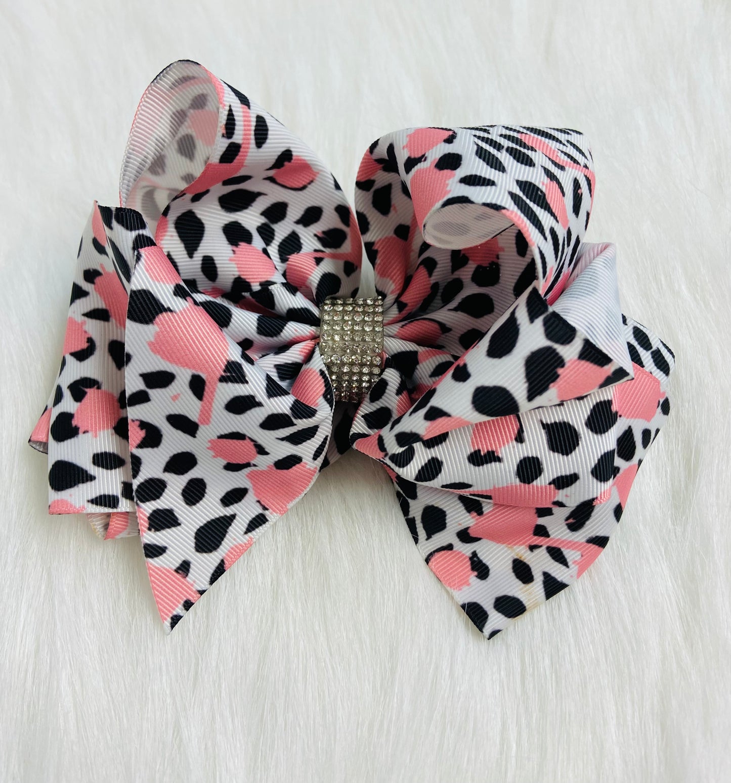 Pink dot bow