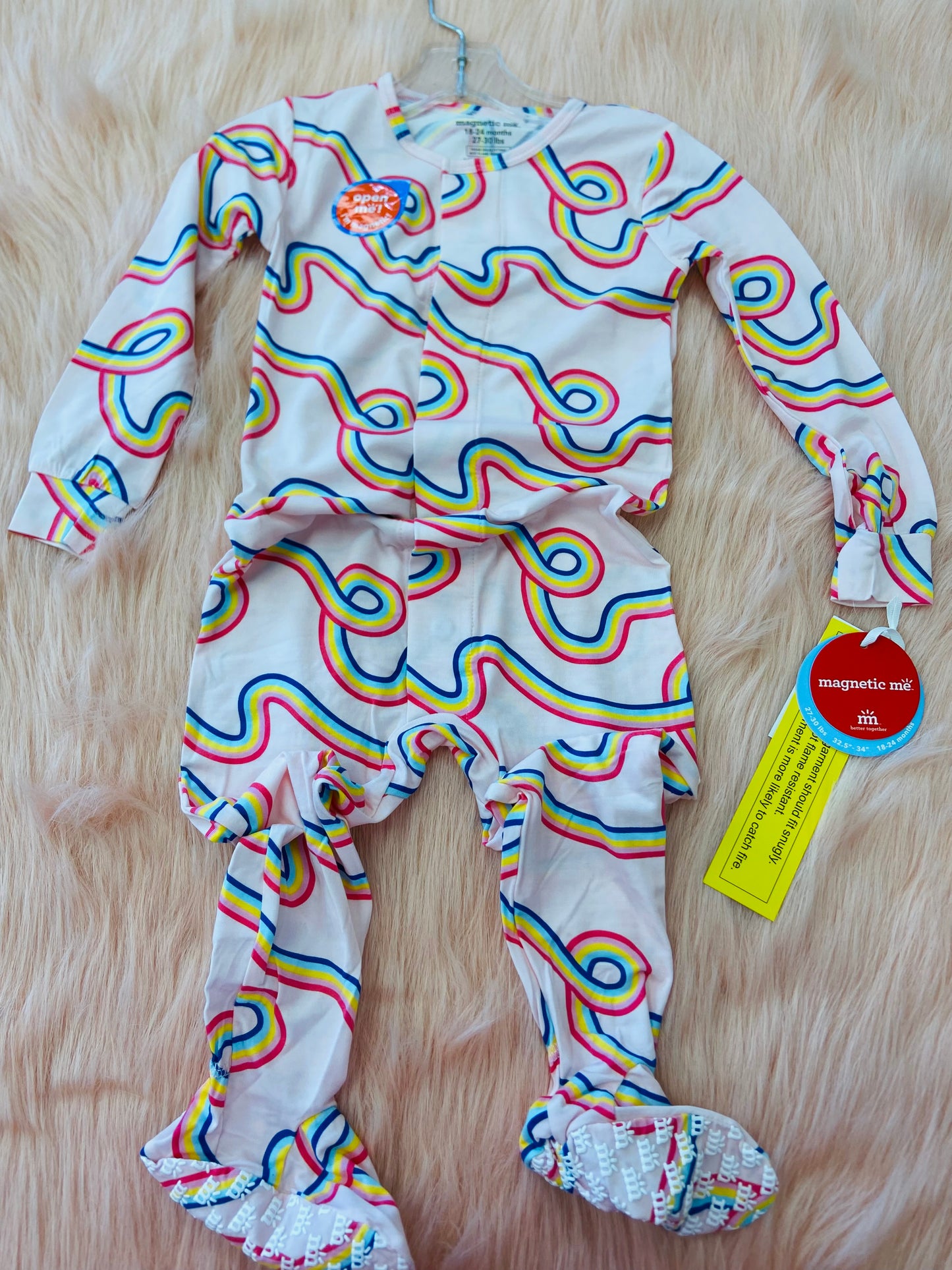 Taffy magnetic footie