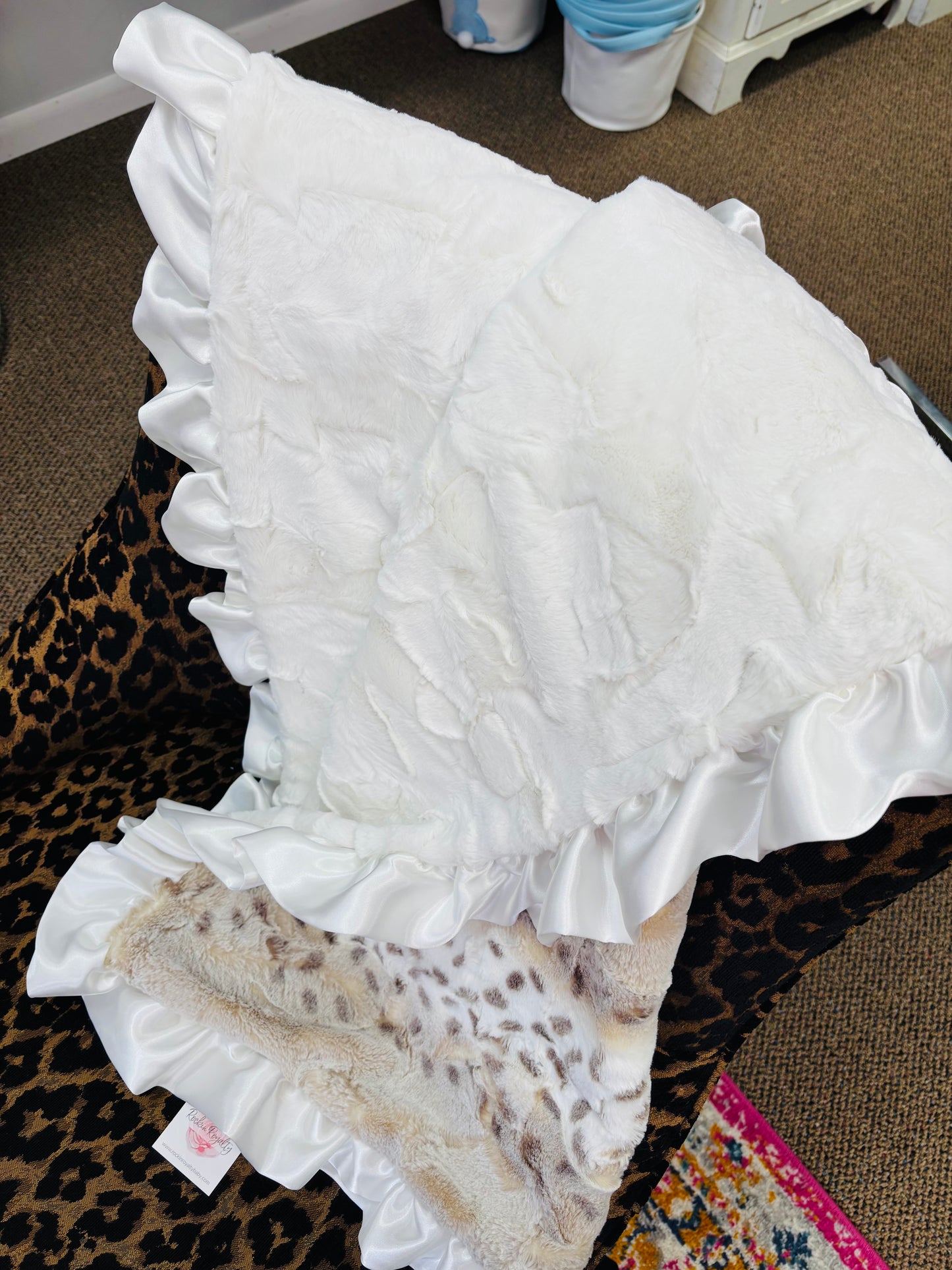 Snowcat Ivory Blanket