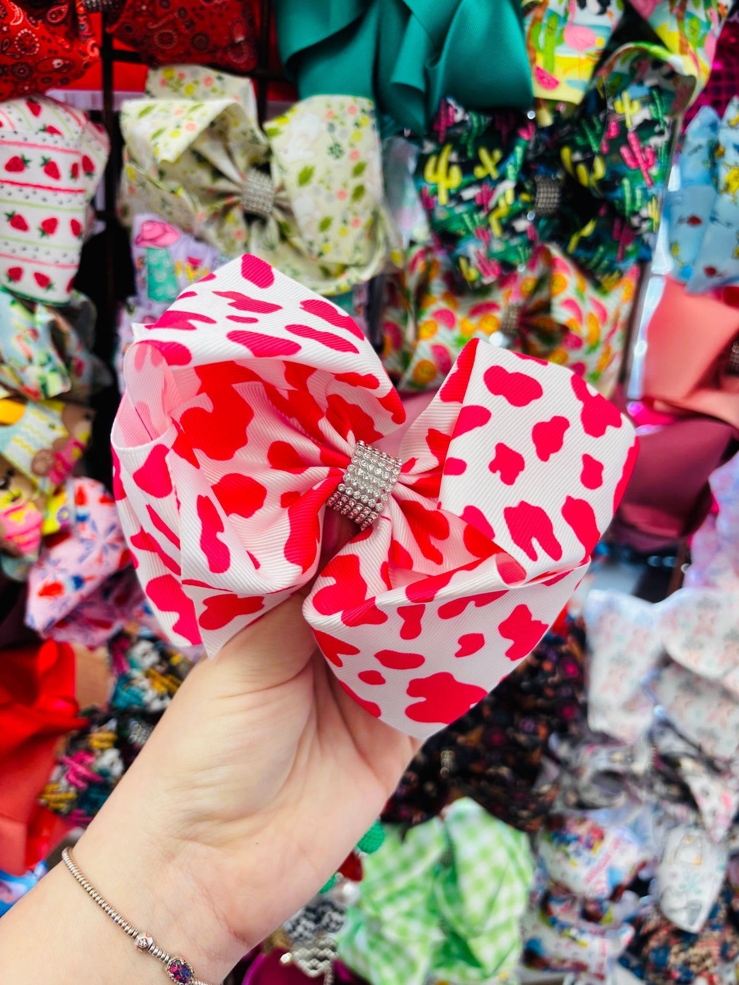 Pink cow bow