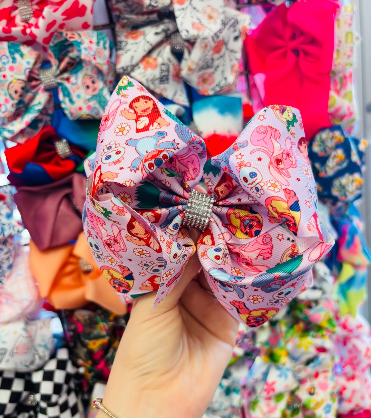 Leo and stitch bow
