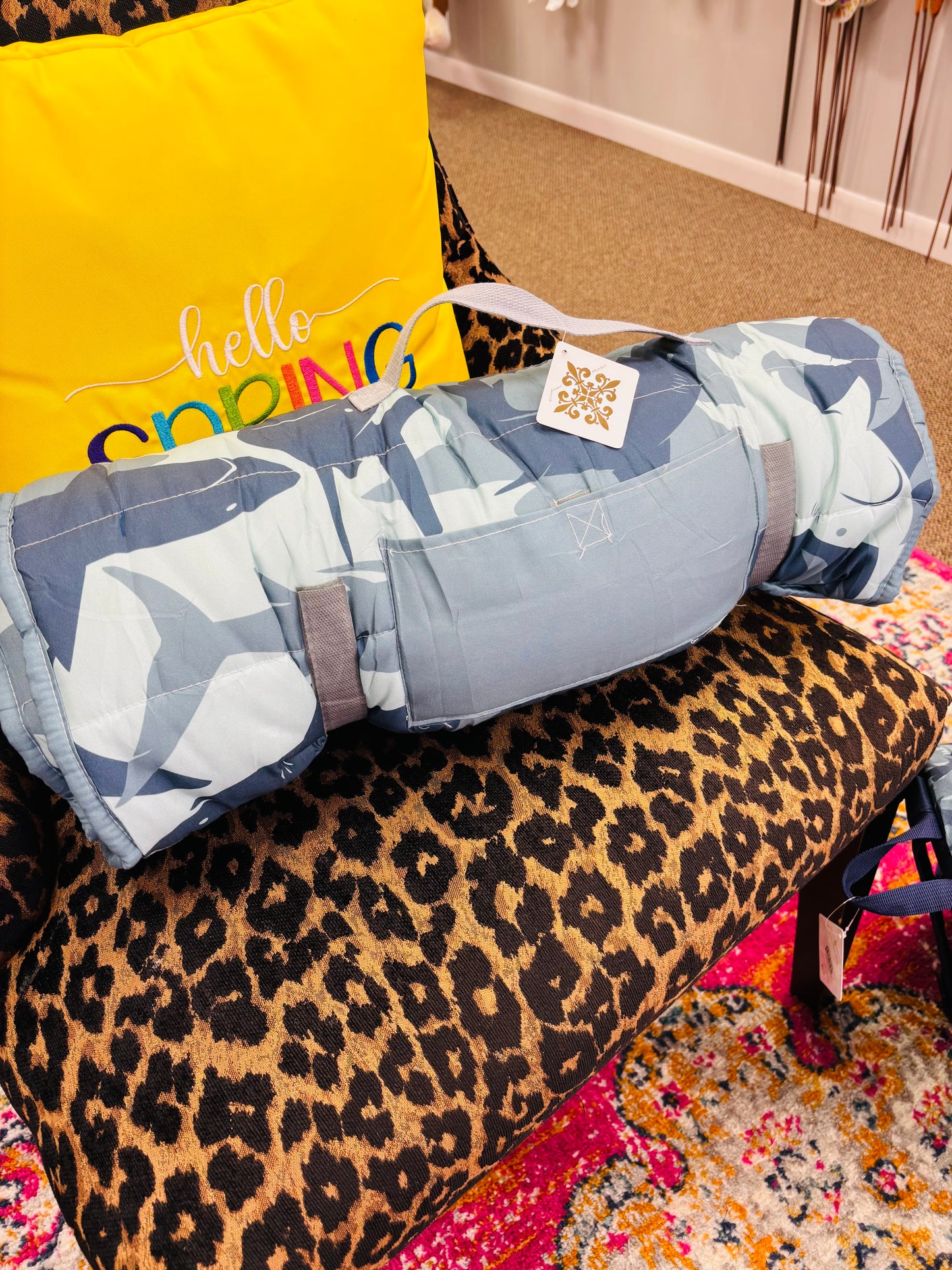 Grey sharks nap mat