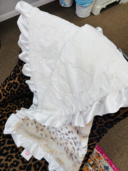 Snowcat Ivory Blanket