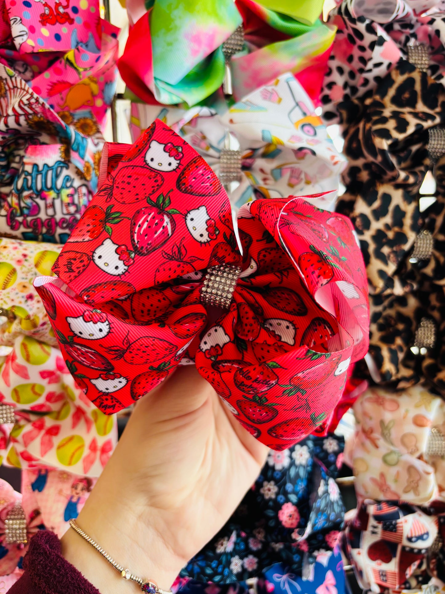 Strawberry hello kitty bow